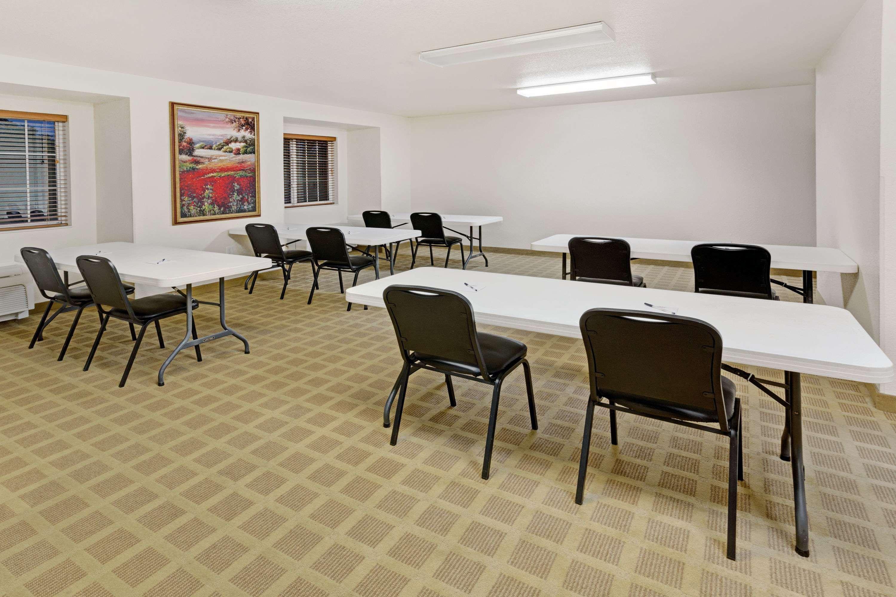 Microtel Inn & Suites Шаєнн Екстер'єр фото